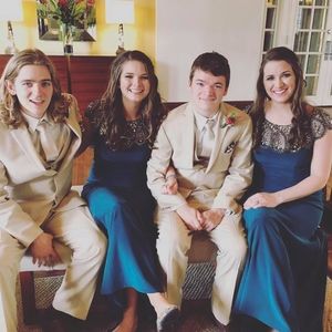 Meet your Posher, Hillary